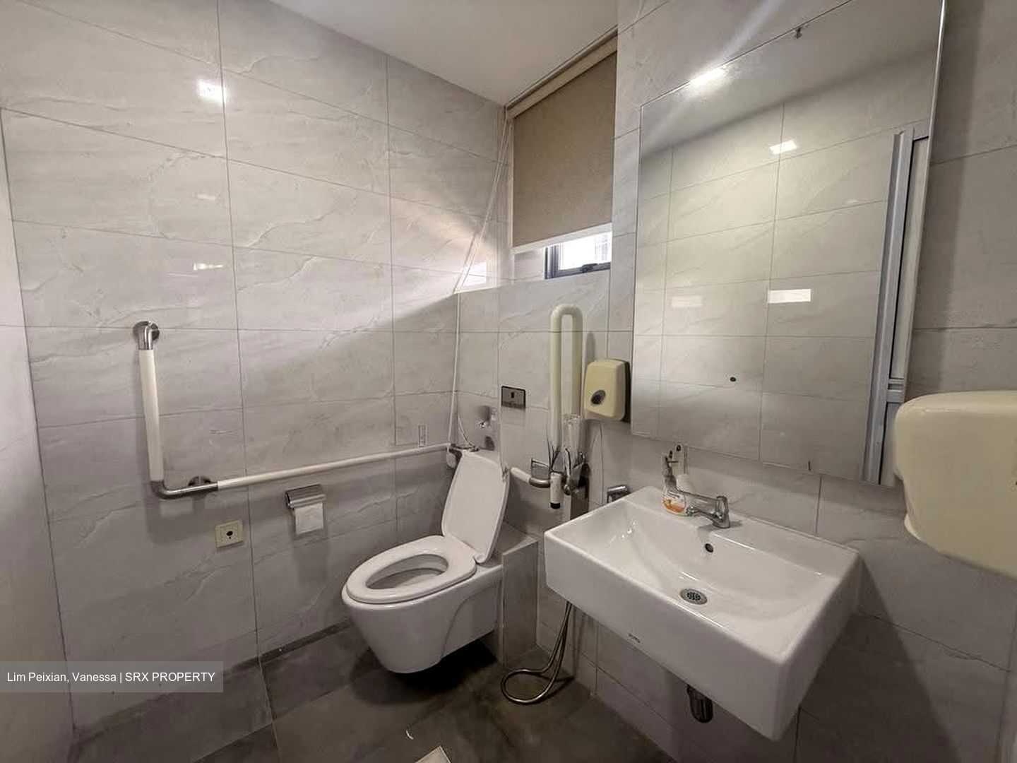 Ct Hub 2 (D12), Office #610077931